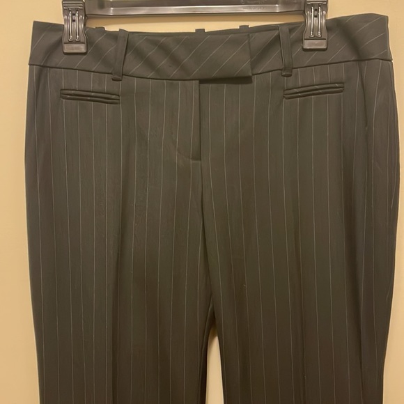 Ann Taylor Marissa pin striped pants size 6 - Picture 4 of 9